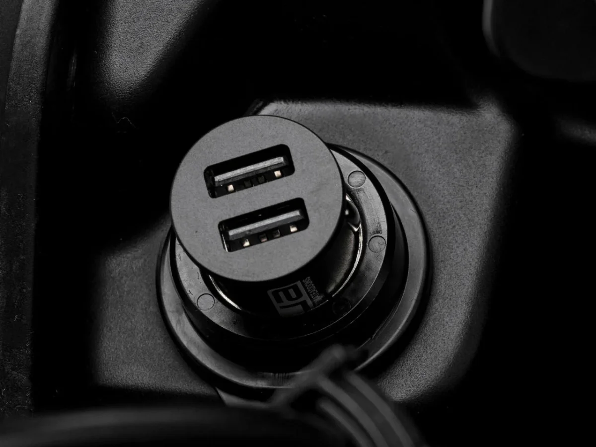 12V WATERPROOF MOTORCYCLE USB FAST CHARGERS - Image 4